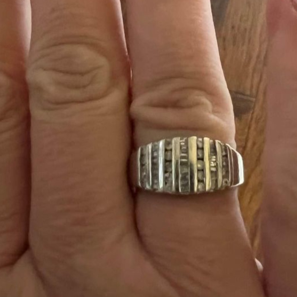 10k white gold baguette diamond ring